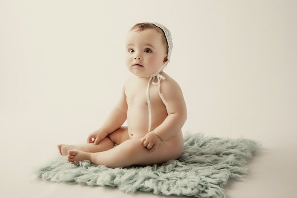 Sin título-10 Fotografía de bebé sobre una alfombra