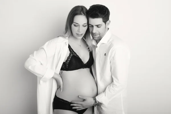 Sin título-17-1 Fotografía de pareja embarazada en blanco y negro