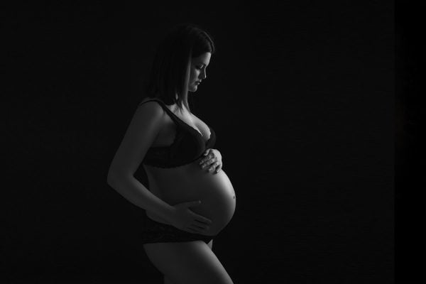 Sin título-7 Fotografía de mujer embarazada en blanco y negro