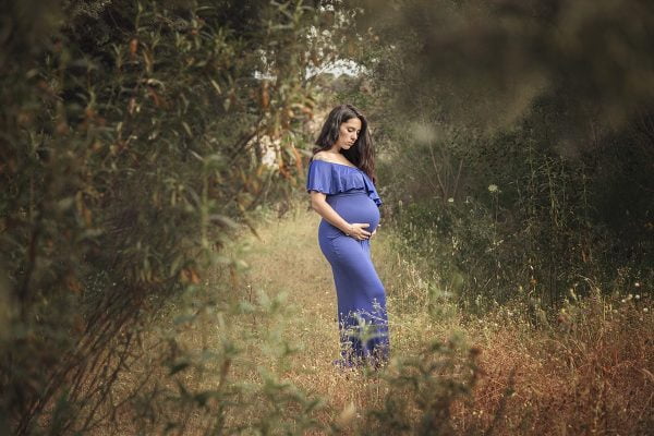 Sin título-9 Fotografía de mujer embarazada en mitad del campo